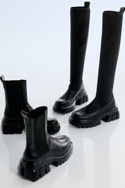 靴 YELLO (JET BLACK SHORT BOOTS) JET BLACK SHORT BOOTS – YELLO